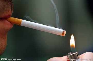 吸煙對身體的危害太大，煙民多注意！