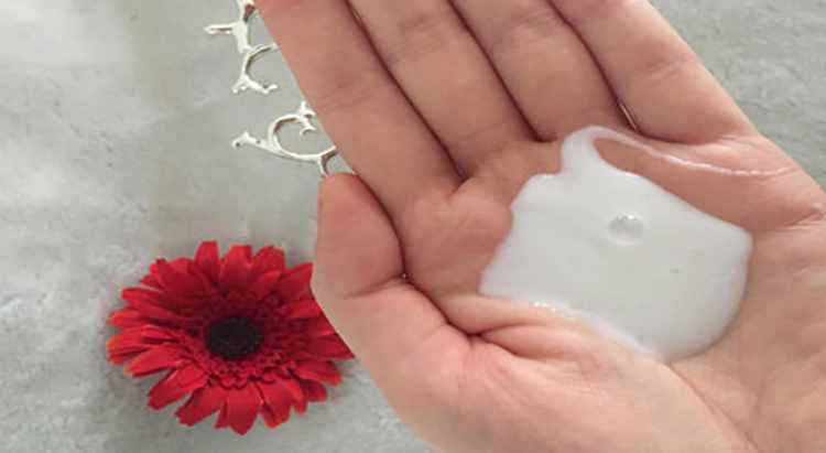 乳液和面霜到底有何區(qū)別？很多女生不知道，這樣用才能有效護(hù)膚