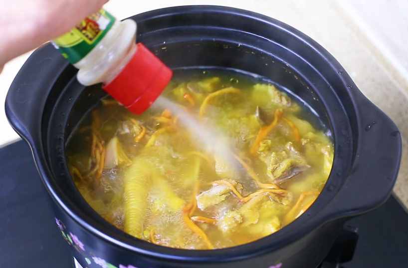 雞湯的正確做法，簡單3招燉出好喝的雞湯，雞肉不柴，湯鮮味美