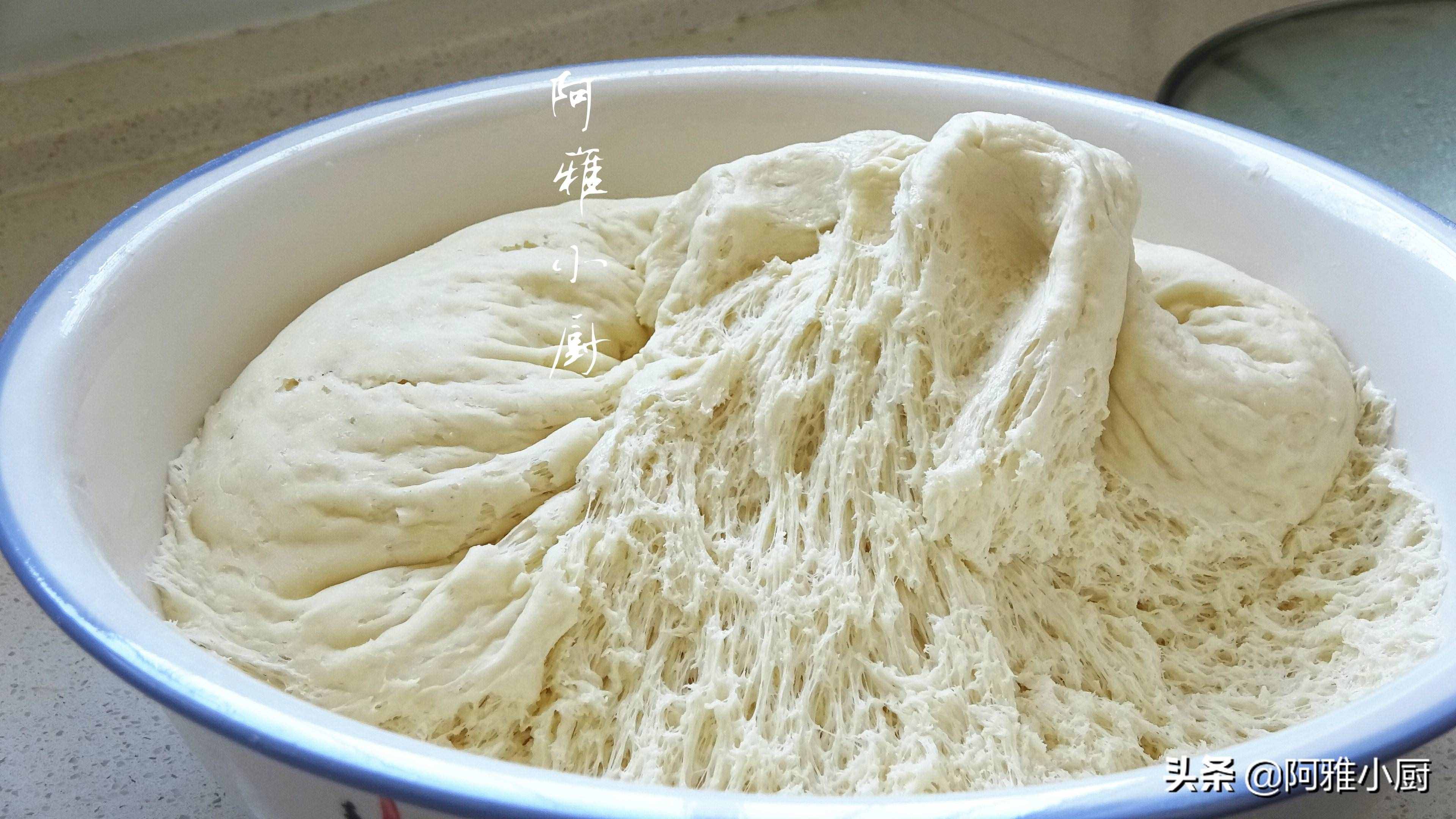 包子的家常做法，方法簡單實(shí)用，雪白飽滿不塌陷，步驟詳細(xì)講解