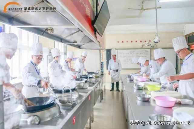 學廚師要多久才能學會？