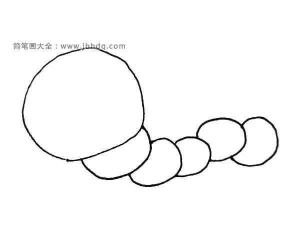 第二步：在后面畫上一個接一個的小圓，作為毛毛蟲的身體。