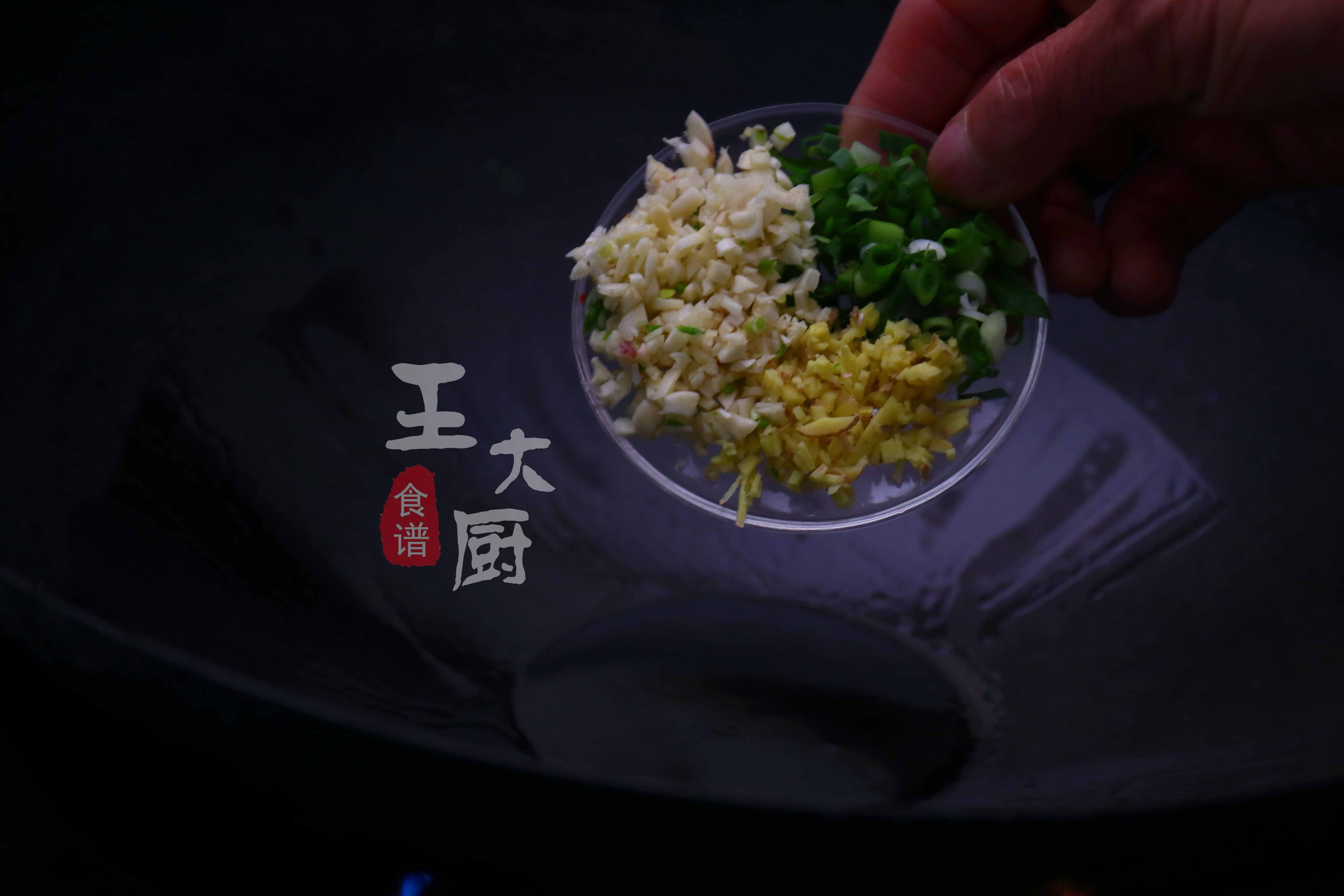 番茄燒茄子，一道適合夏天的開胃菜，咸香酸甜，開胃下飯