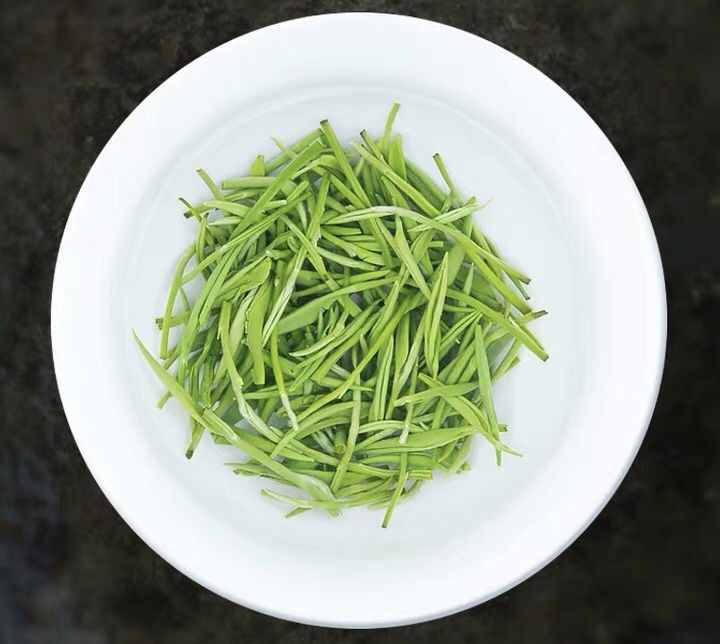 信陽毛尖屬于綠茶類，沖泡出來的茶湯會是什么顏色的呢？
