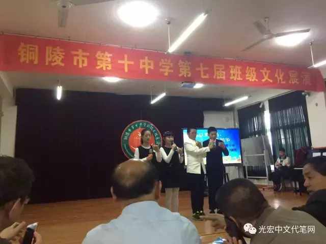 以夢(mèng)為馬，不負(fù)韶華