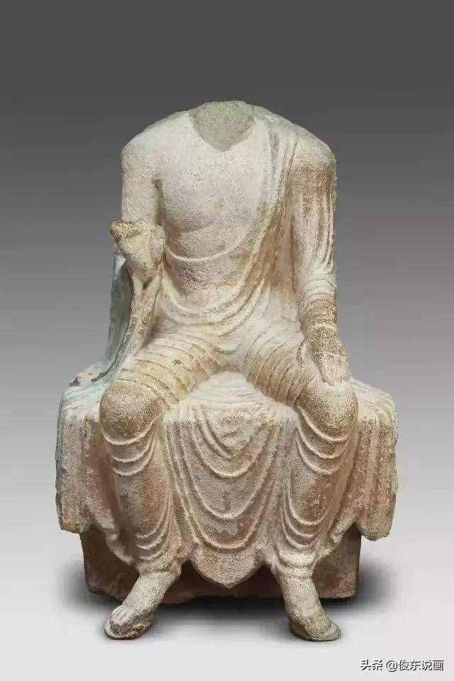 烏茲別克斯坦人曹仲達(dá)，所繪佛像曹衣出水，與吳道子并稱畫史