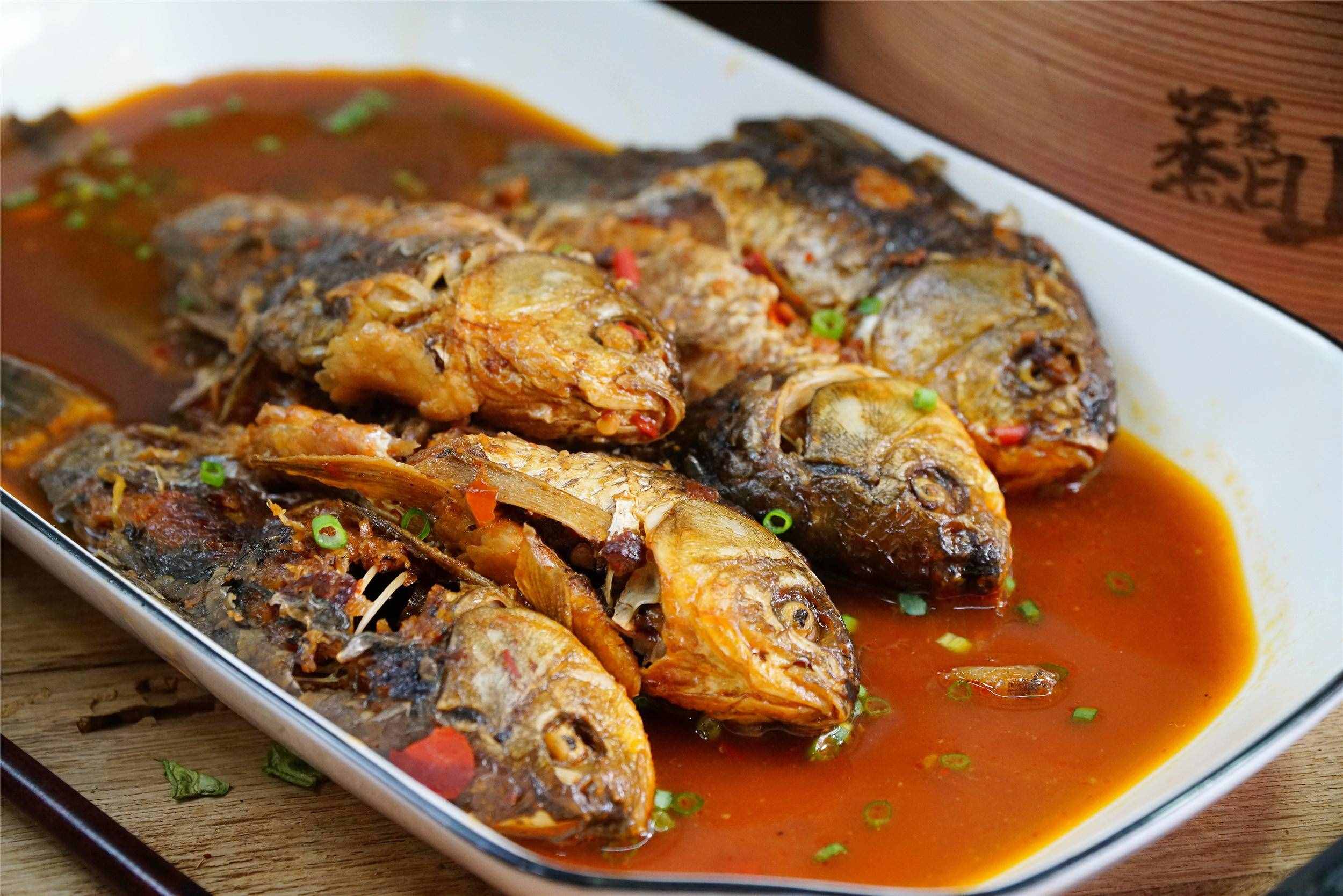 春天，鯽魚最美味的做法，連魚骨都好吃，味道特饞人，老少皆宜
