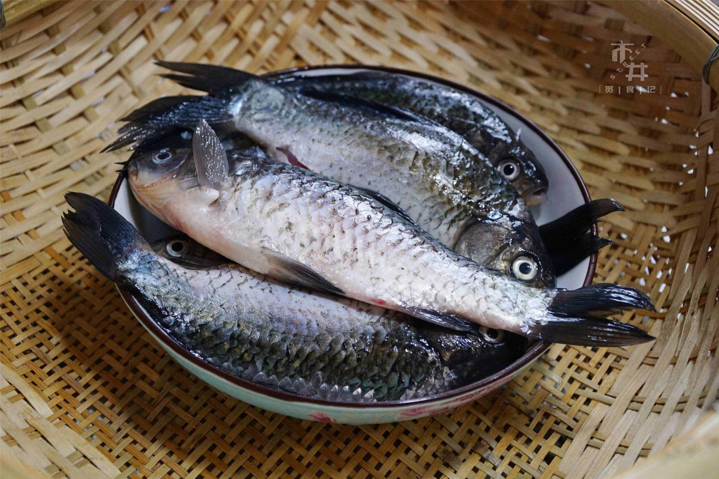 春天，鯽魚最美味的做法，連魚骨都好吃，味道特饞人，老少皆宜