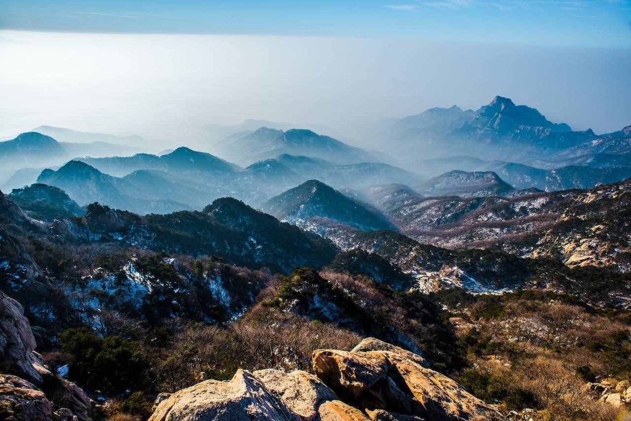 泰山又名岱山、岱宗，位于山東省中部，隸屬于泰安市