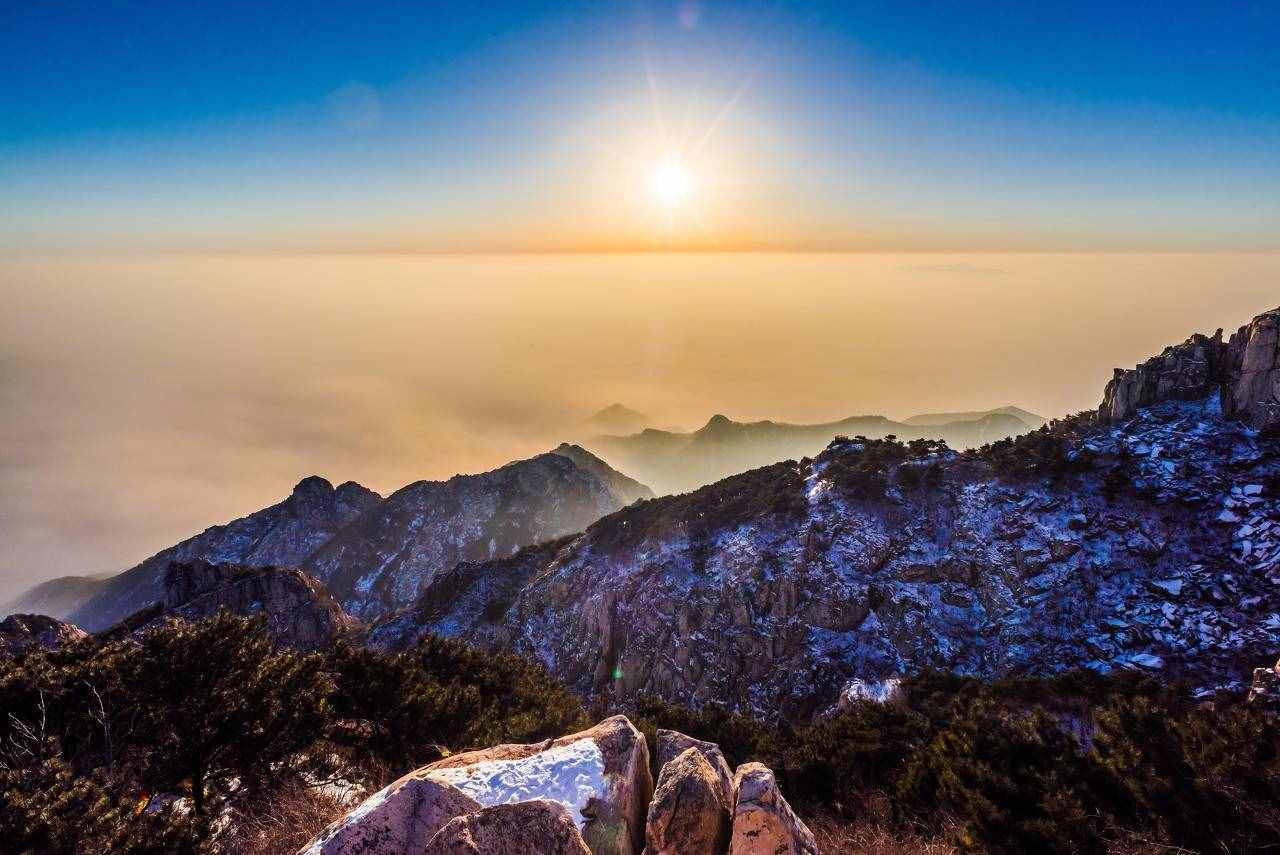 泰山又名岱山、岱宗，位于山東省中部，隸屬于泰安市