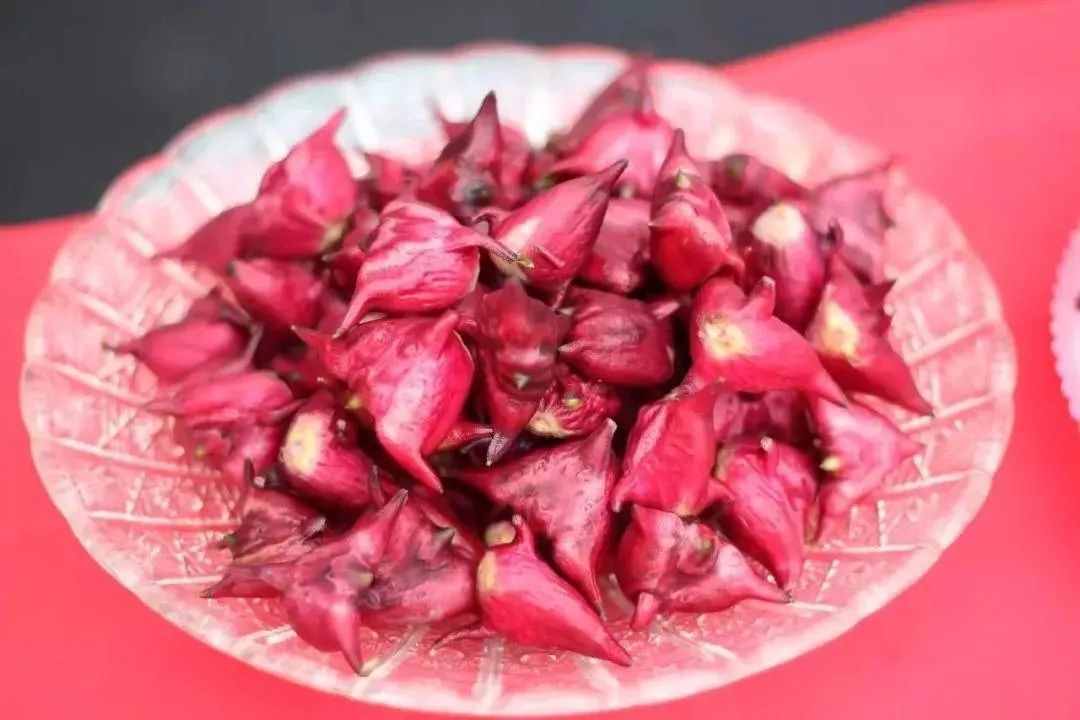 菱角可以這樣吃：會(huì)剝菱角算成功大半了