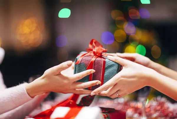 干貨帖！都是禮物，gift和present有什么區(qū)別？