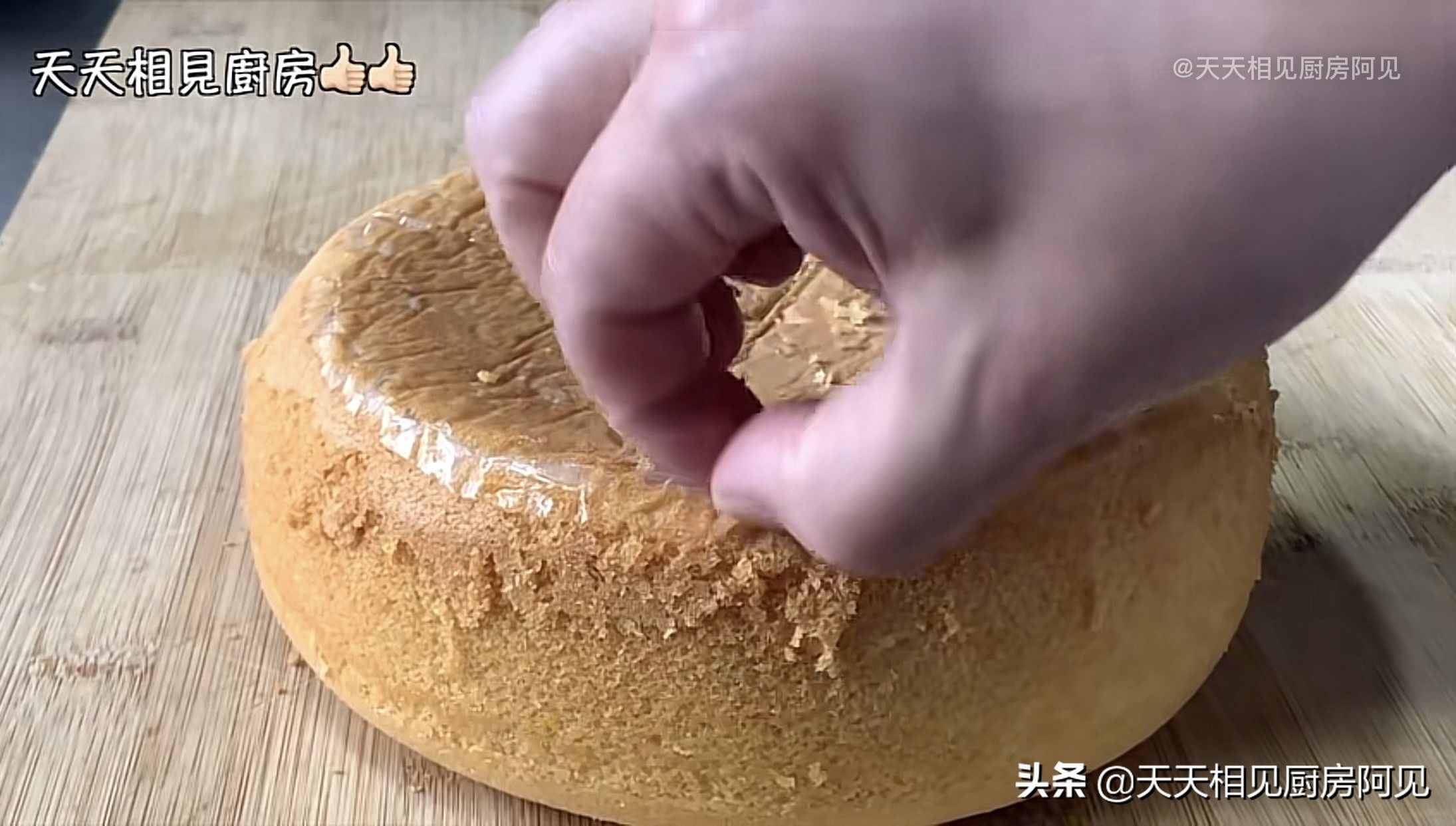 家里有電飯煲和雞蛋就能做蛋糕，第一次做就能成功，蓬松暄軟