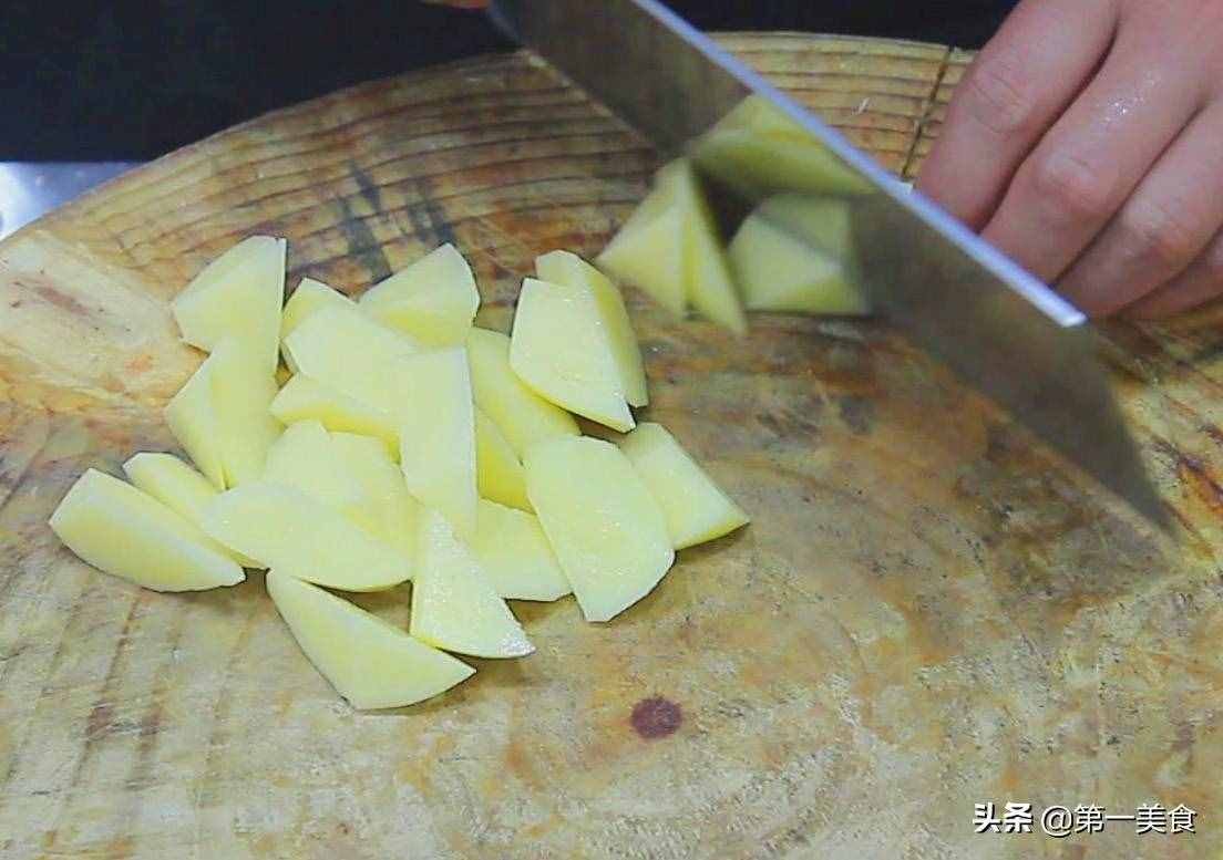 羅宋湯怎樣做簡(jiǎn)單好喝，廚師長(zhǎng)分享這幾招，湯汁酸甜開(kāi)胃