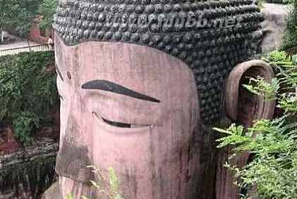 這座千年不倒的大佛，逢大事記竟曾閉眼掉淚，這是怎么回事？