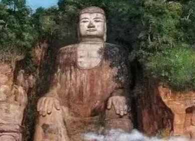 這座千年不倒的大佛，逢大事記竟曾閉眼掉淚，這是怎么回事？