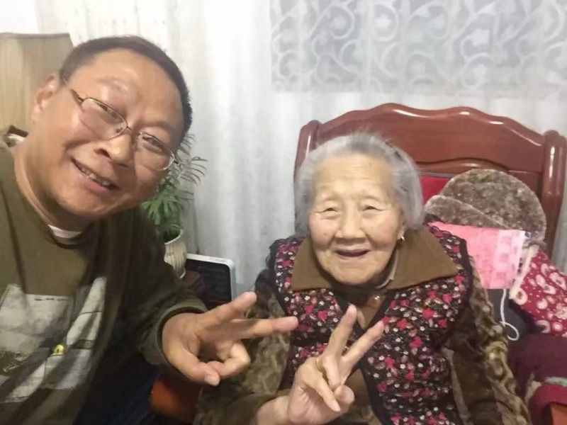 衡陽(yáng)99歲“迷糊”老母親和兒子對(duì)話感動(dòng)全網(wǎng)，兒子發(fā)聲：珍惜爸媽尚在的日子