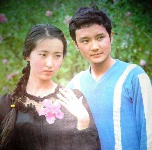 賈元春就是林黛玉的化身，是一個(gè)妃子，在大黃山青梗峰下幻化成人