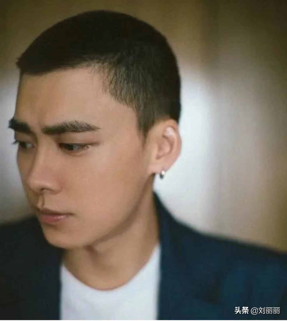 2020最具人氣男發(fā)前4名，短寸頭，鋼夾燙，狼尾頭全上榜，真帥氣