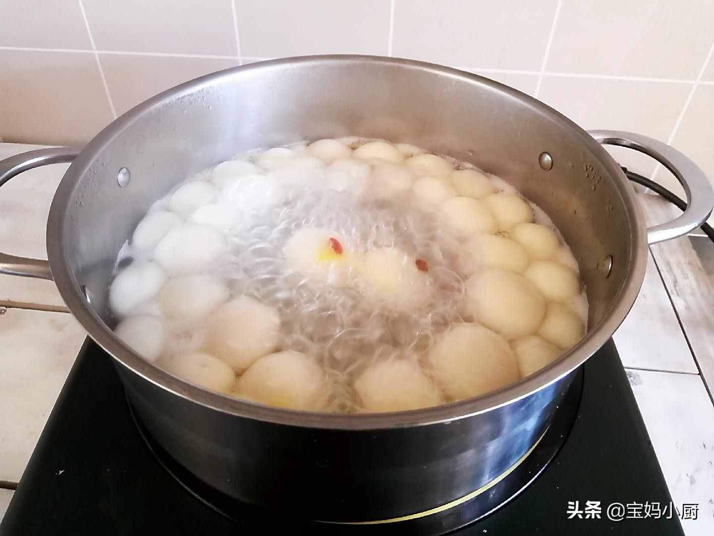 煮湯圓，三個技巧掌握好，保證圓鼓鼓好吃不破皮
