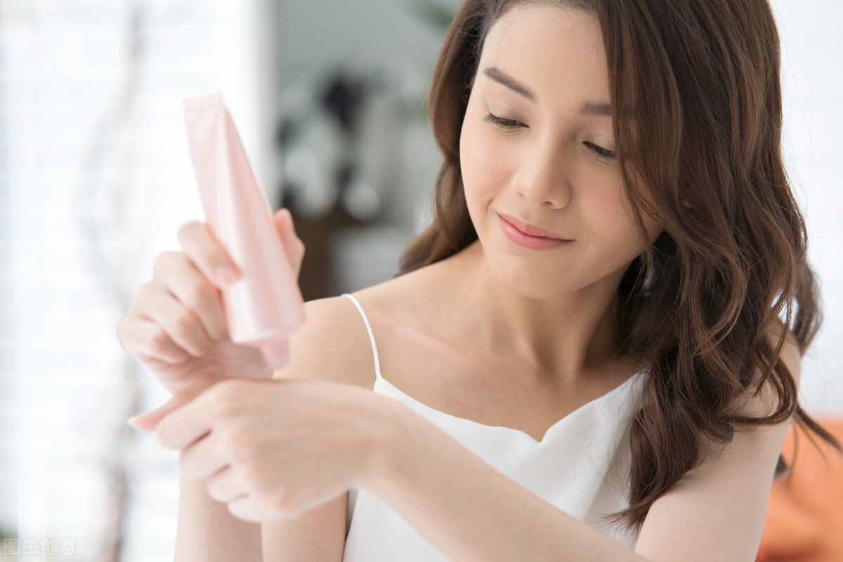 用牛奶敷臉就能夠美白嗎？美白并沒有你想的那么簡單，做到這5點(diǎn)