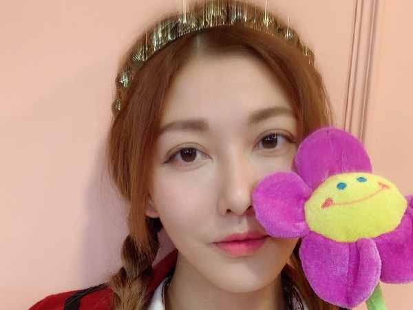 香港著名女星李彩樺陷入整容疑云，被指面部僵硬，幾個月變一次臉