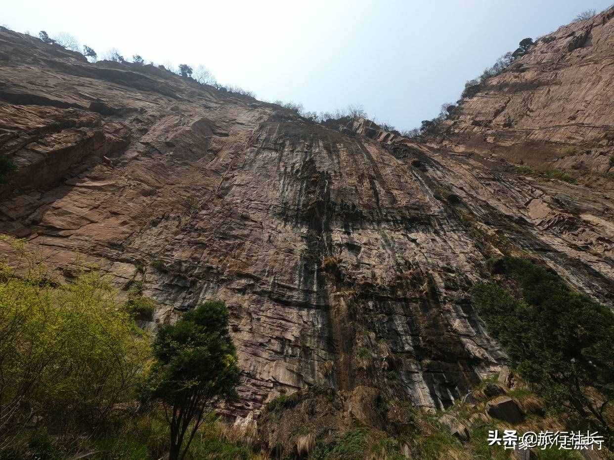 新鄉(xiāng)八里溝景區(qū)兩日游攻略，人少景美不走回頭路，徒步達(dá)人的最愛