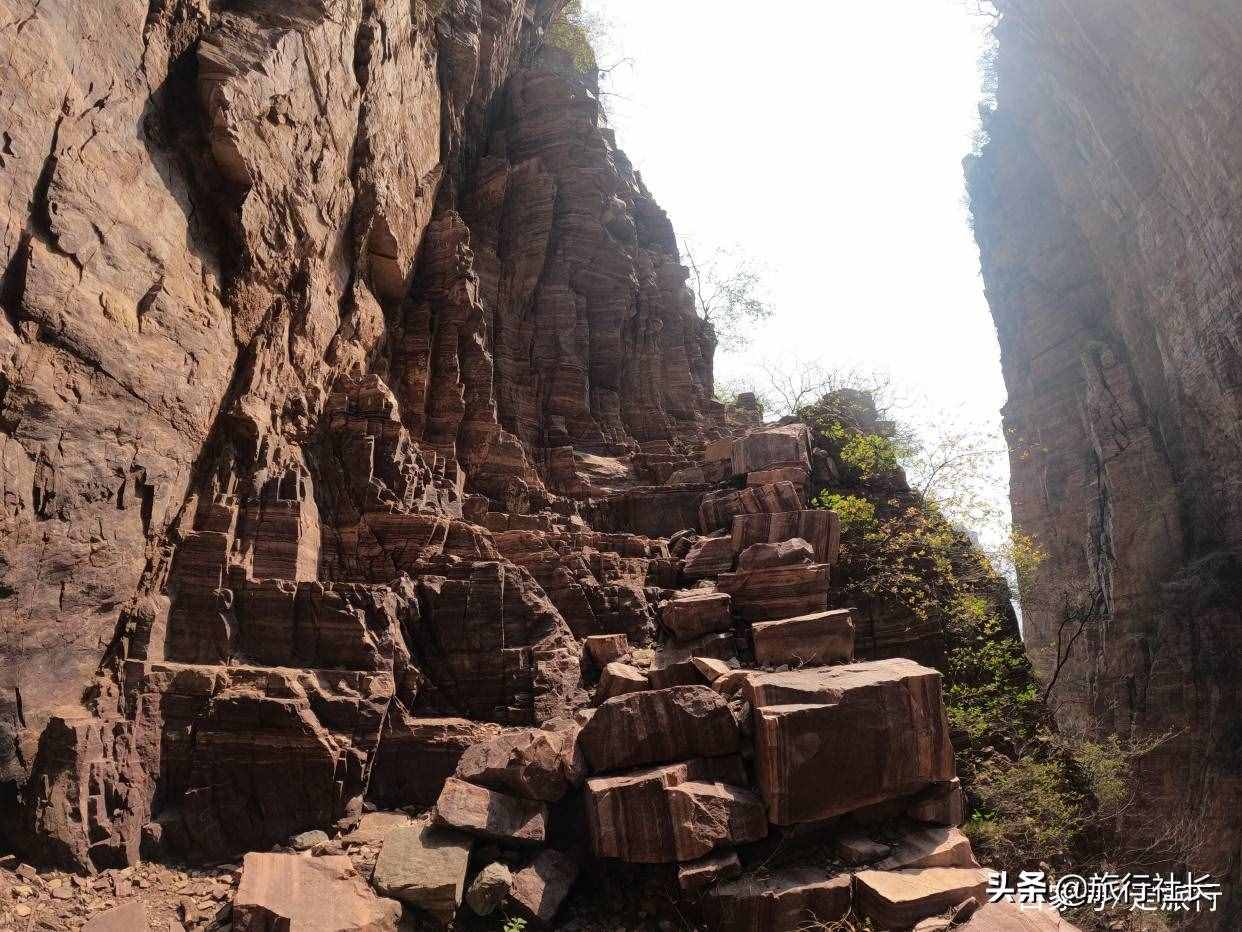 新鄉(xiāng)八里溝景區(qū)兩日游攻略，人少景美不走回頭路，徒步達(dá)人的最愛