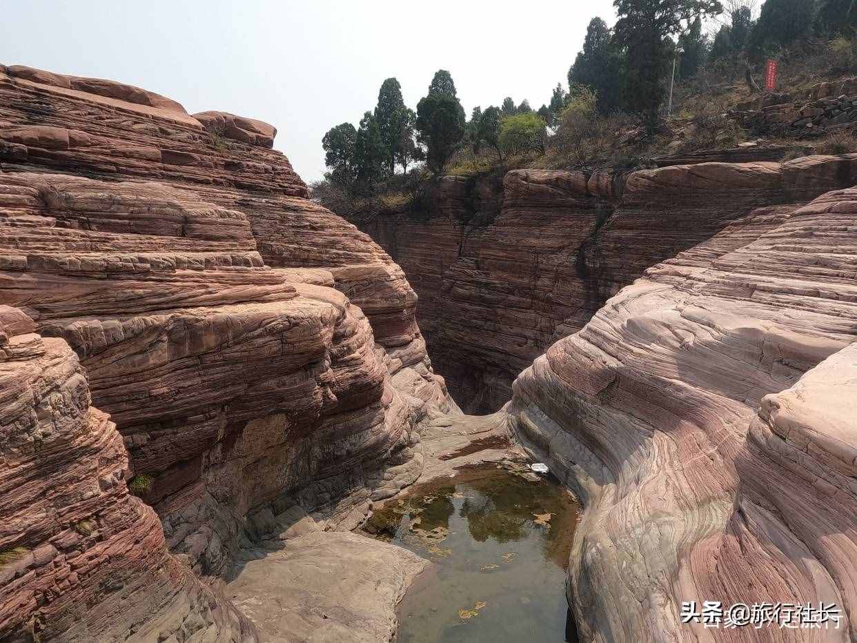 新鄉(xiāng)八里溝景區(qū)兩日游攻略，人少景美不走回頭路，徒步達(dá)人的最愛