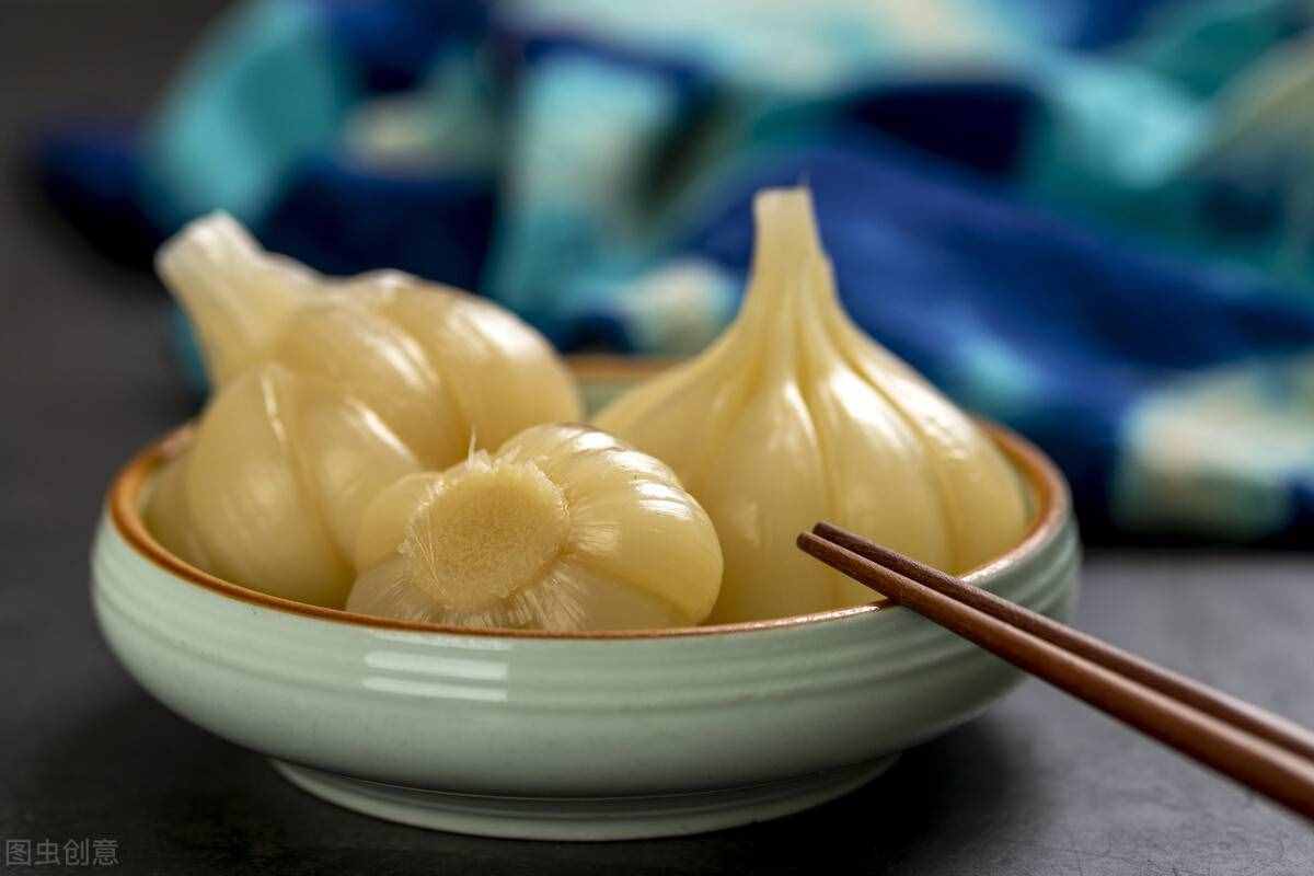 腌制糖蒜咸菜時(shí)，大蒜和糖醋的比例是多少？10斤大蒜為例說(shuō)下方法