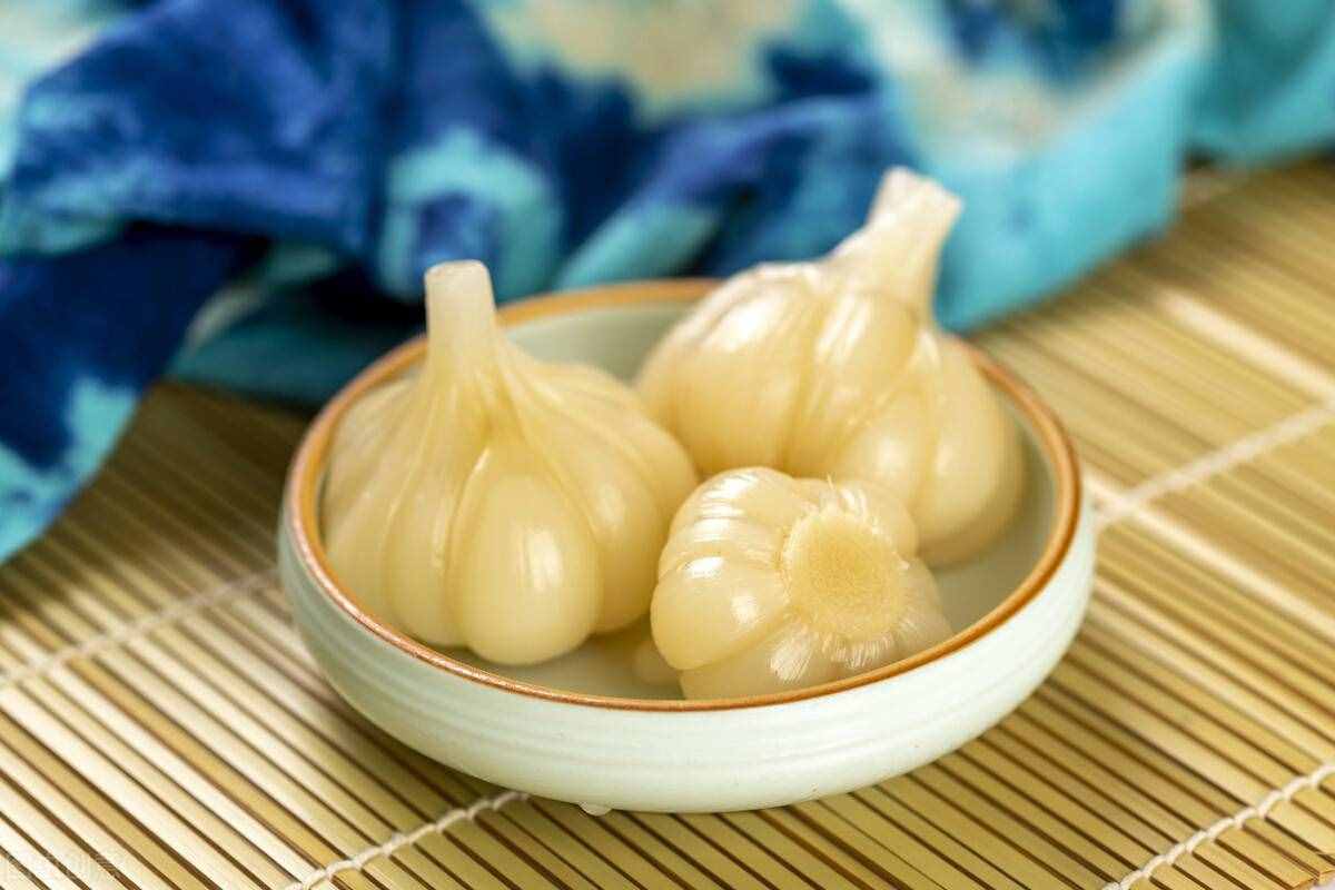 腌制糖蒜咸菜時(shí)，大蒜和糖醋的比例是多少？10斤大蒜為例說(shuō)下方法