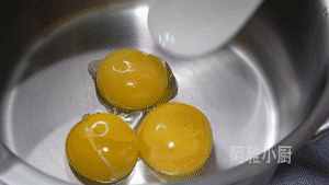 冰激凌在家就能做，食材做法都簡單，干凈衛(wèi)生，比買的好吃