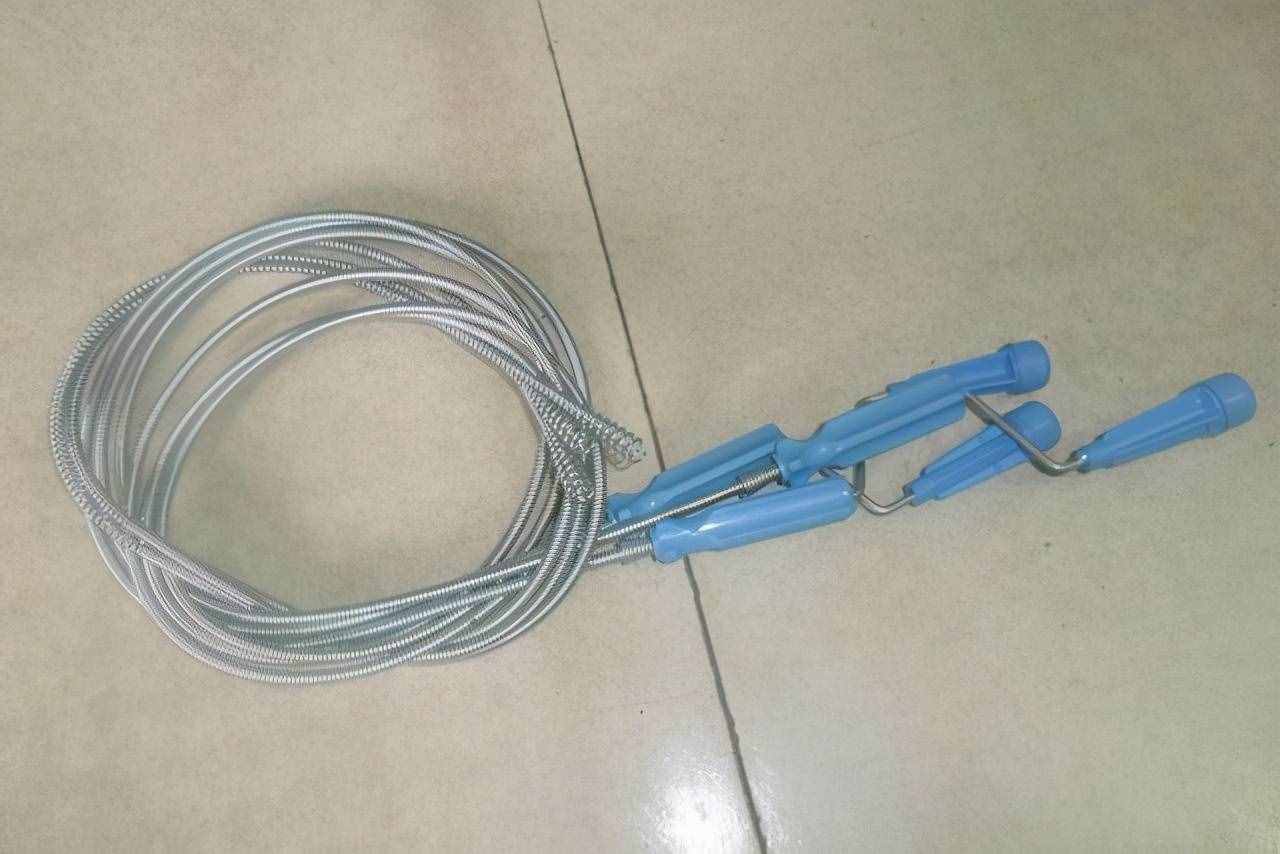 沖水馬桶堵了怎么解決？我家常備三種疏通工具，我就不信通不開