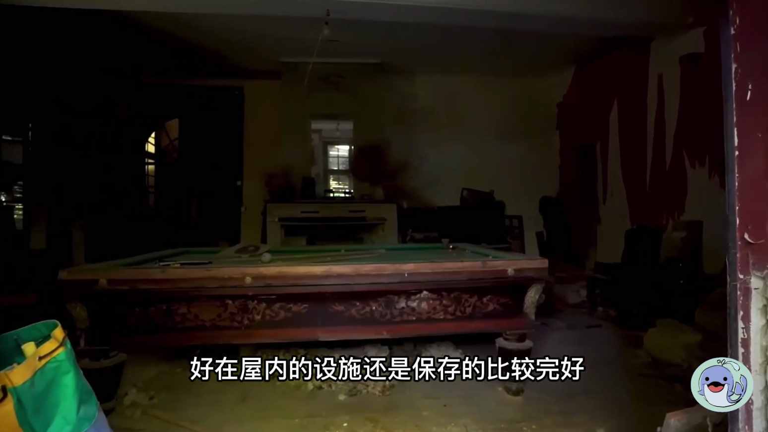 美國(guó)森林廢棄38年的城堡，一位中國(guó)女性來到這里，孤獨(dú)的生活