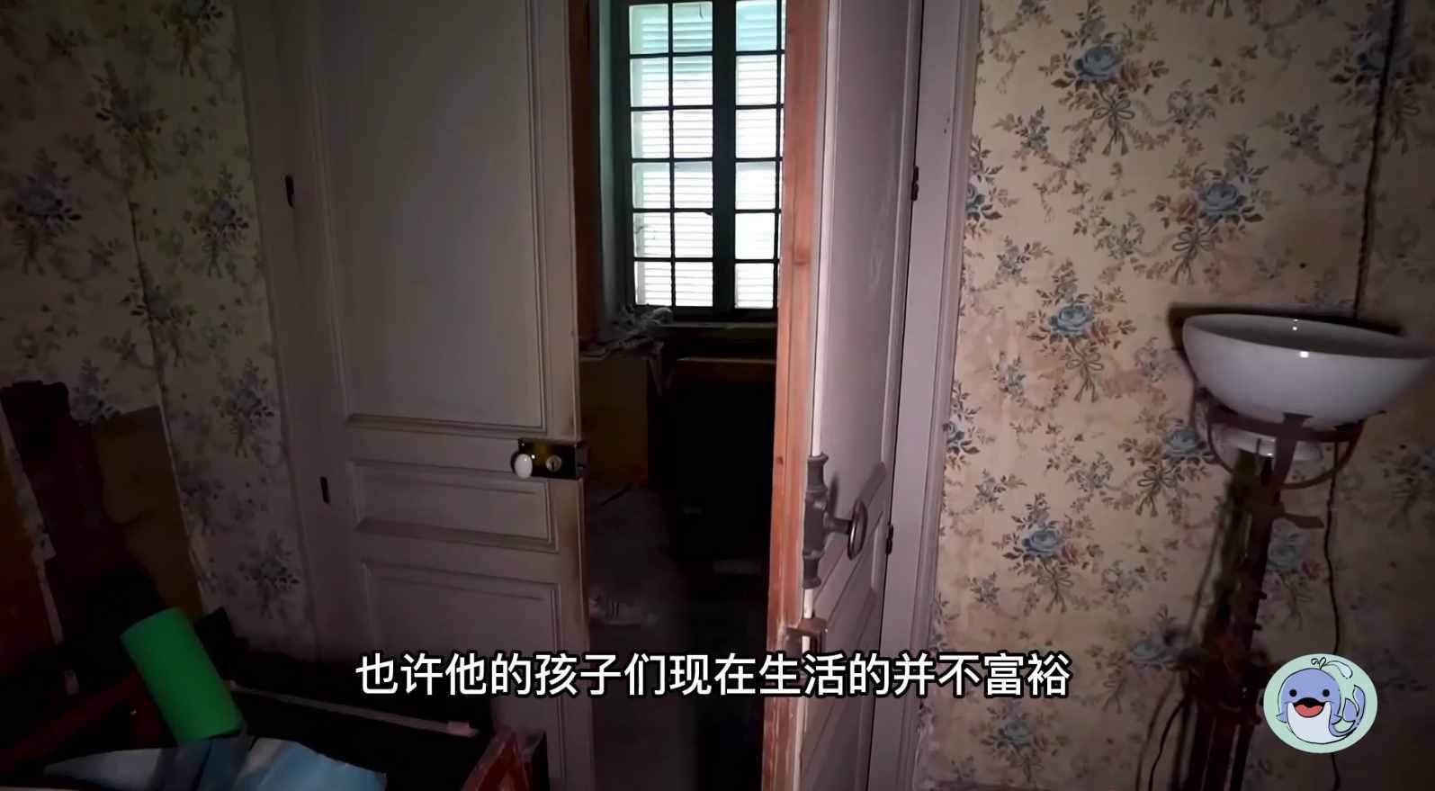 美國(guó)森林廢棄38年的城堡，一位中國(guó)女性來到這里，孤獨(dú)的生活