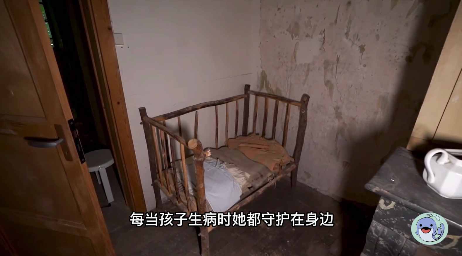 美國(guó)森林廢棄38年的城堡，一位中國(guó)女性來到這里，孤獨(dú)的生活