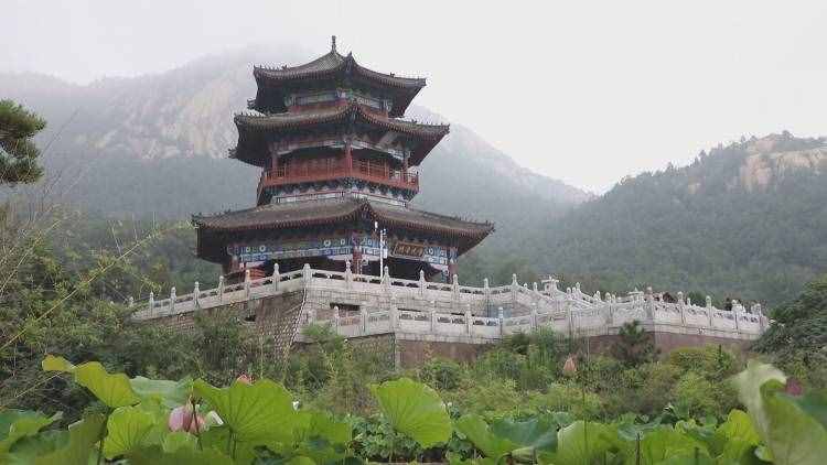 泰安新泰市：雨后新甫山，景色秀麗宜人