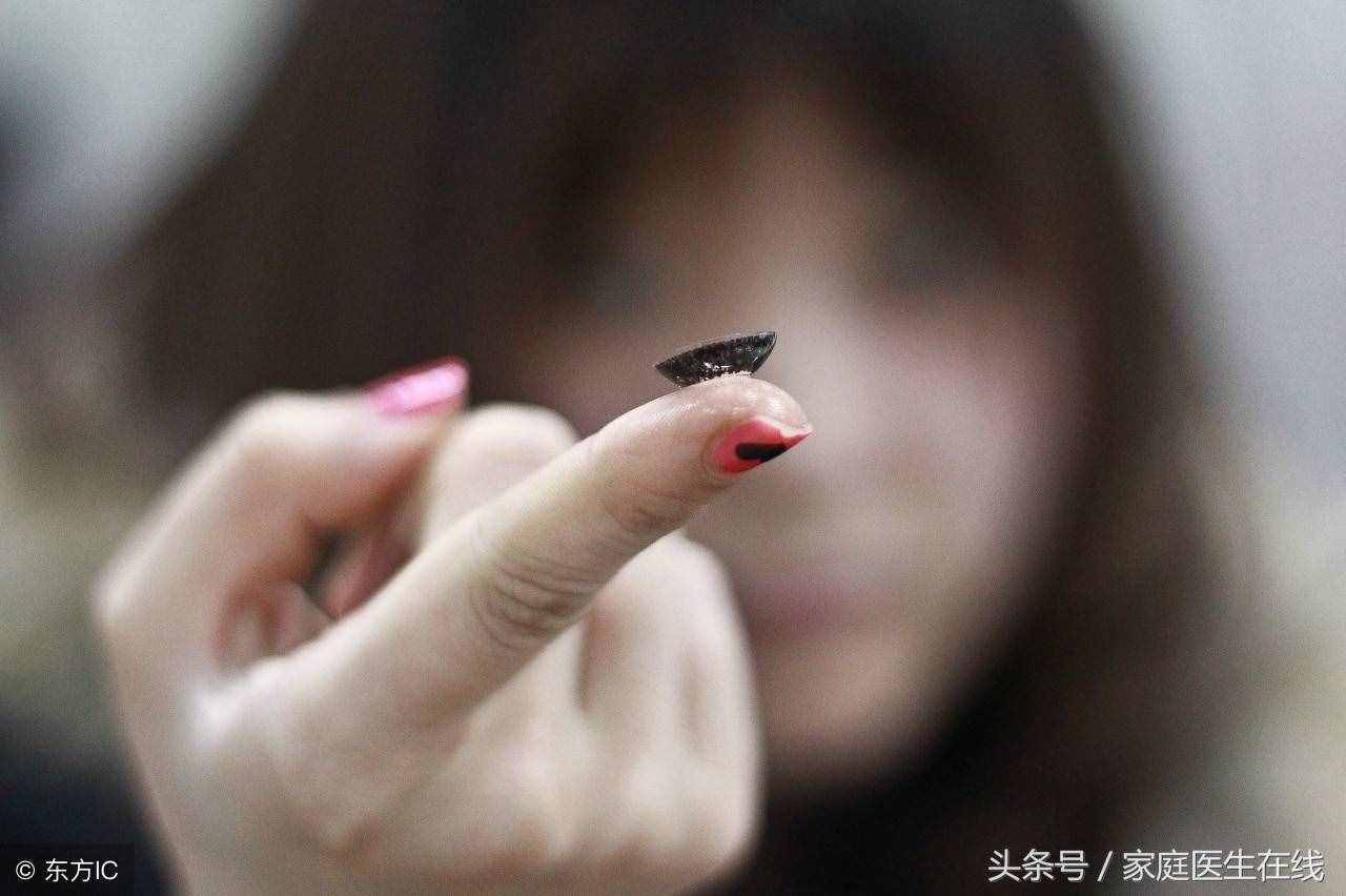 長期戴美瞳，4個危害隨時會找上門，對自己的眼睛好一點