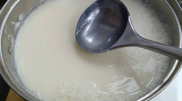 一把黃豆一勺醋，教你在家做豆腐，方法簡(jiǎn)單純手工，吃著更安心