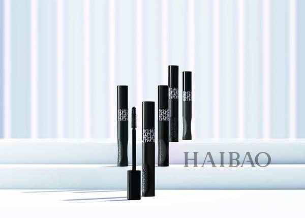 迪奧(Dior) 推出全新眼部彩妝產(chǎn)品Diorshow，天才眼線筆、艷盈密睫毛膏讓你隨心所欲演繹各種色彩