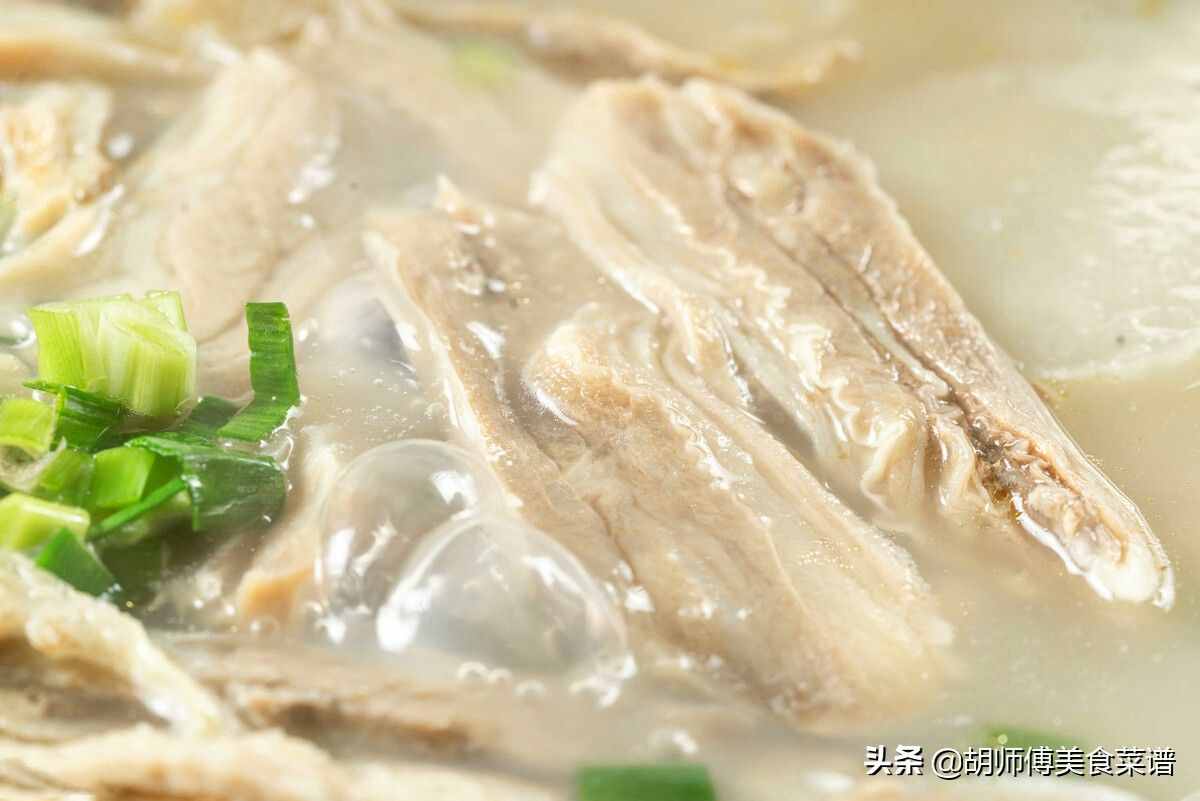 燉羊肉時(shí)，牢記“2不放3竅門”，保證羊肉湯鮮味美，沒有腥膻味