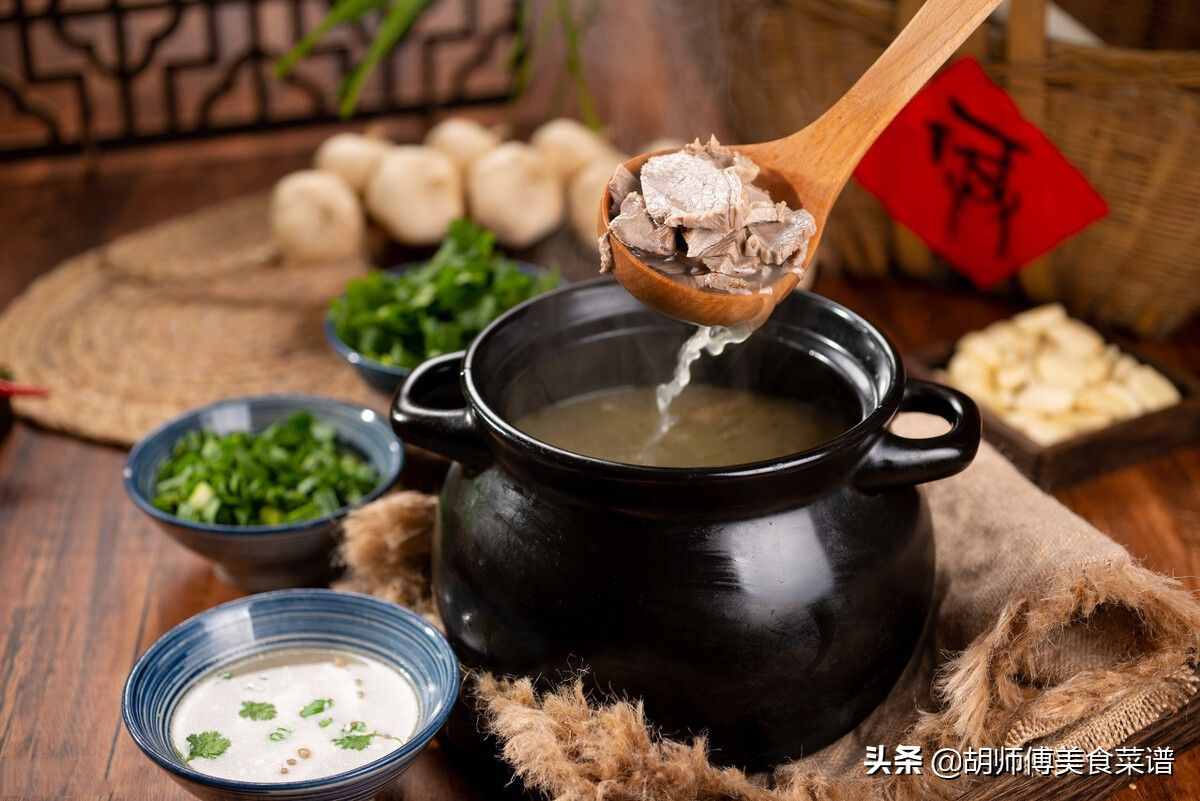 燉羊肉時(shí)，牢記“2不放3竅門”，保證羊肉湯鮮味美，沒有腥膻味