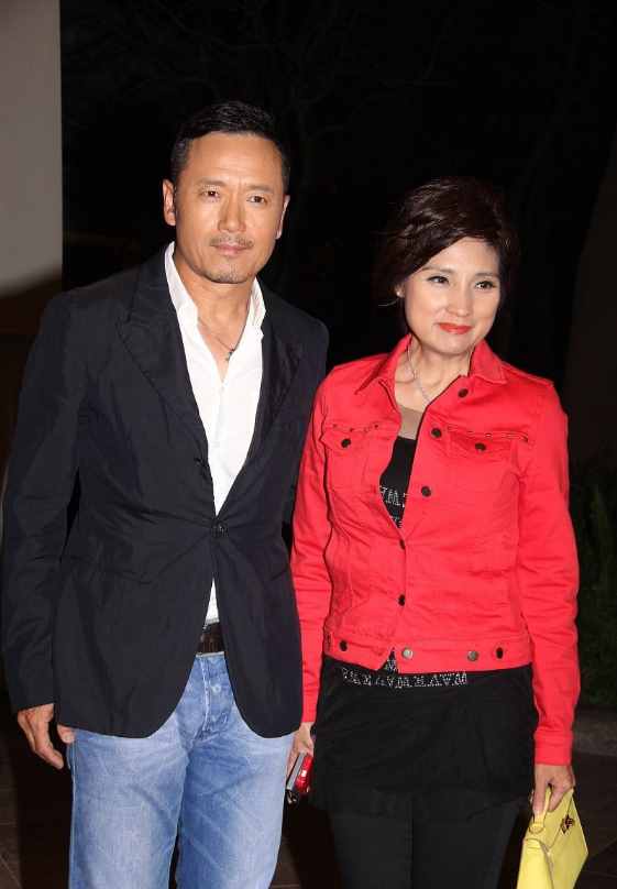 長跑8年后結(jié)婚，戚美珍和老公的感情讓人羨慕，難怪越活越年輕