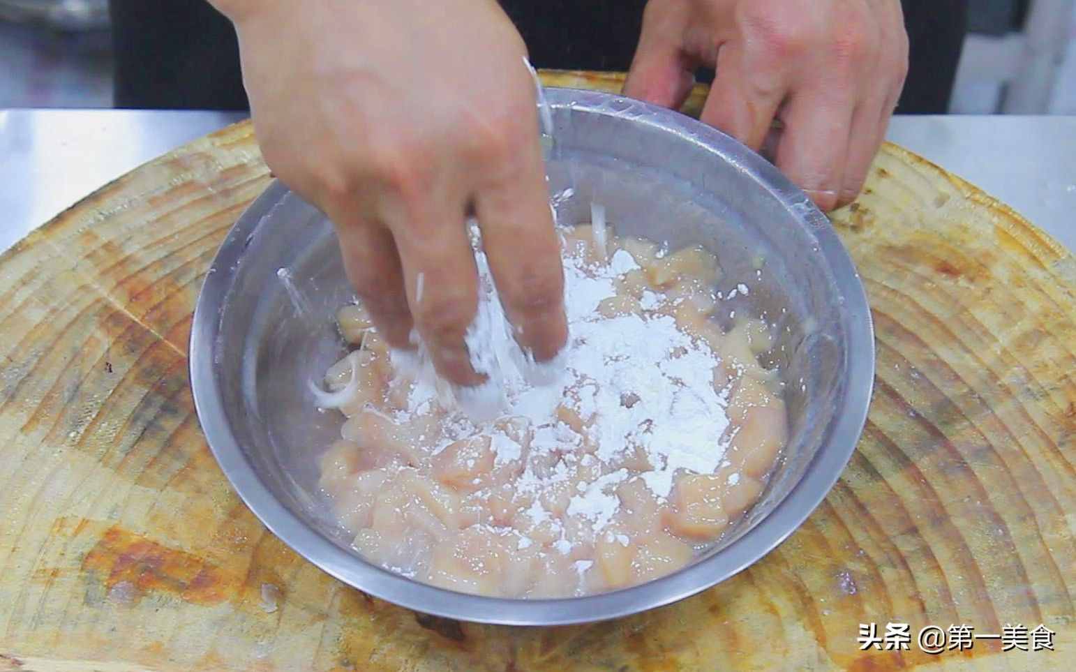 宮保雞丁家常做法，學(xué)會(huì)這個(gè)做法，想吃可以在家做，不用去飯店了