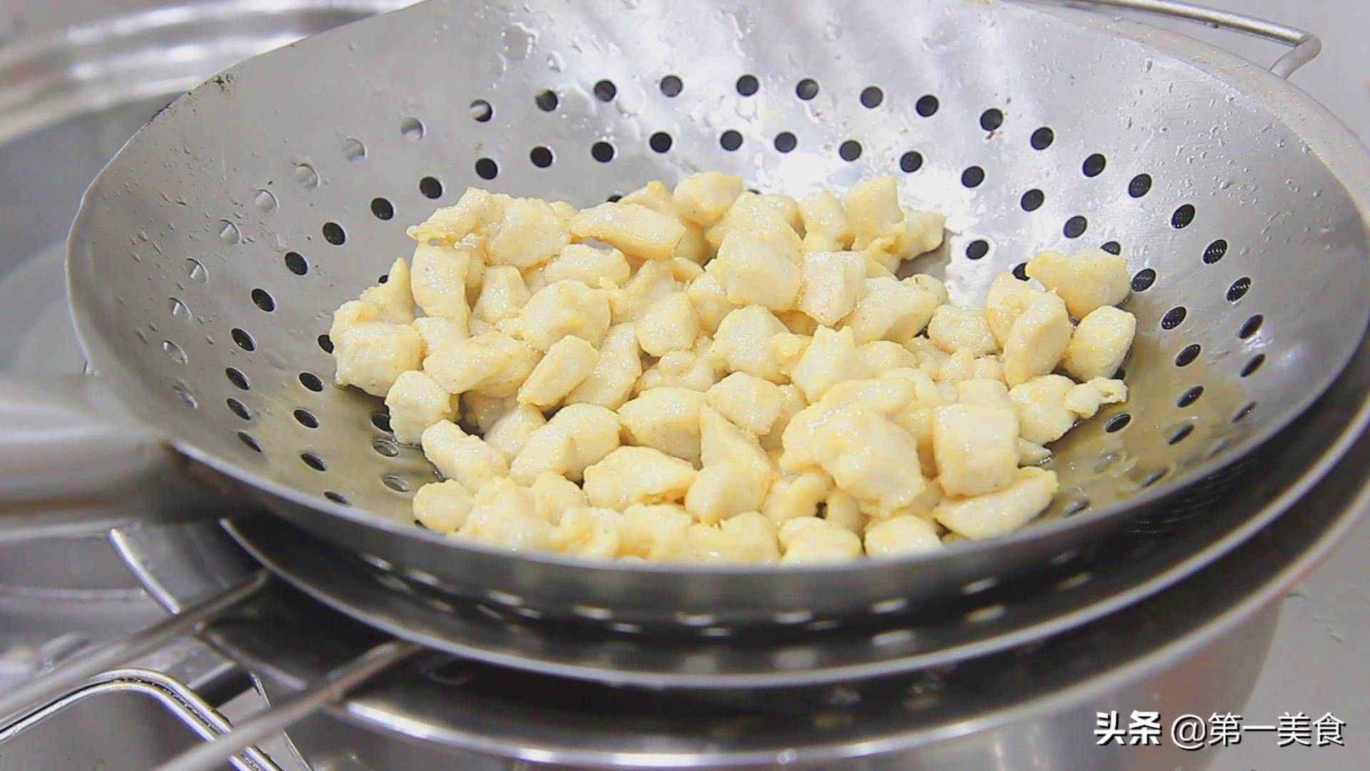 宮保雞丁家常做法，學(xué)會(huì)這個(gè)做法，想吃可以在家做，不用去飯店了