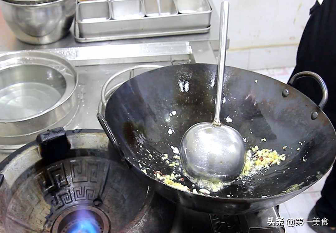 宮保雞丁家常做法，學(xué)會(huì)這個(gè)做法，想吃可以在家做，不用去飯店了
