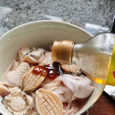 大廚教你這么做鮑魚燜雞，營(yíng)養(yǎng)又好吃