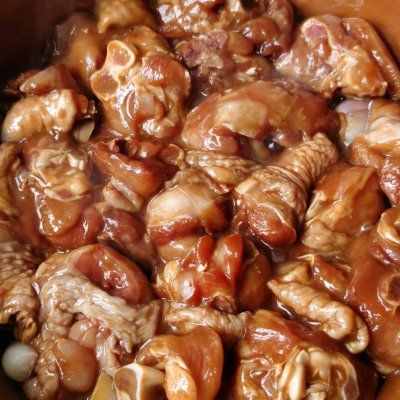 大廚教你這么做鮑魚燜雞，營(yíng)養(yǎng)又好吃
