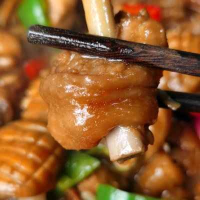 大廚教你這么做鮑魚燜雞，營(yíng)養(yǎng)又好吃