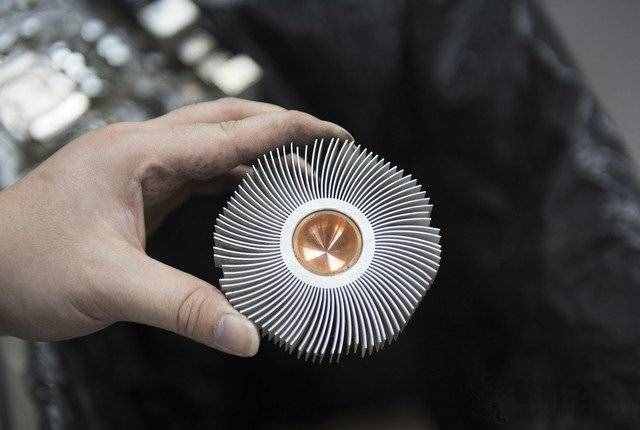 電腦清灰教程：電腦主機怎么清理灰塵？臺式電腦主機清理灰塵教學(xué)